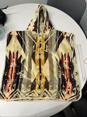 NWOT Pendleton Kids Hooded Swim Coverup towel - white sands